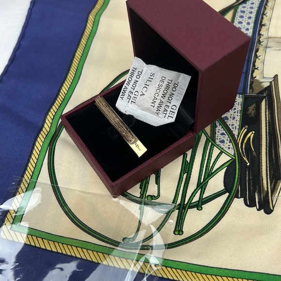 Christian Dior Tie Pin Gold Tone Logo Tie bar Neck-Tie clip Formal vintage Auth. - Picture 13 of 14